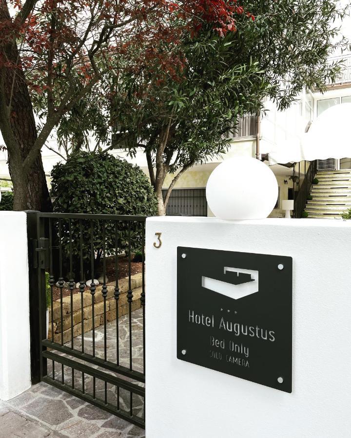 Hotel Augustus 밀라노마리티마 외부 사진