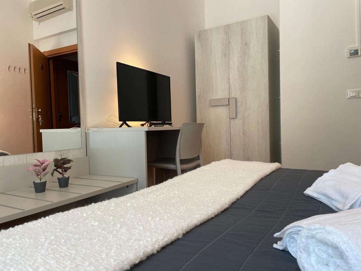 Hotel Augustus 밀라노마리티마 외부 사진