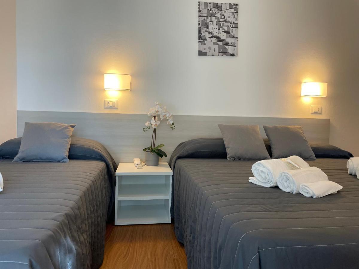 Hotel Augustus 밀라노마리티마 외부 사진