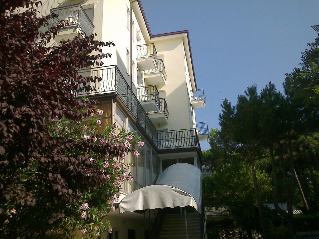 Hotel Augustus 밀라노마리티마 외부 사진