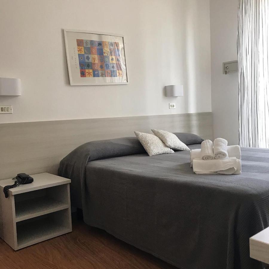 Hotel Augustus 밀라노마리티마 외부 사진