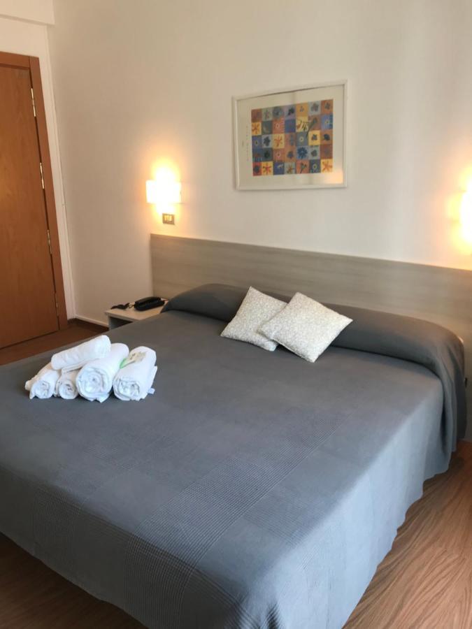Hotel Augustus 밀라노마리티마 외부 사진