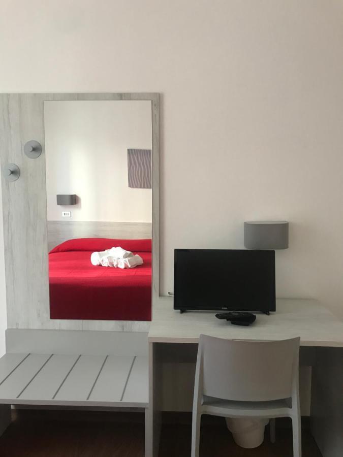 Hotel Augustus 밀라노마리티마 외부 사진